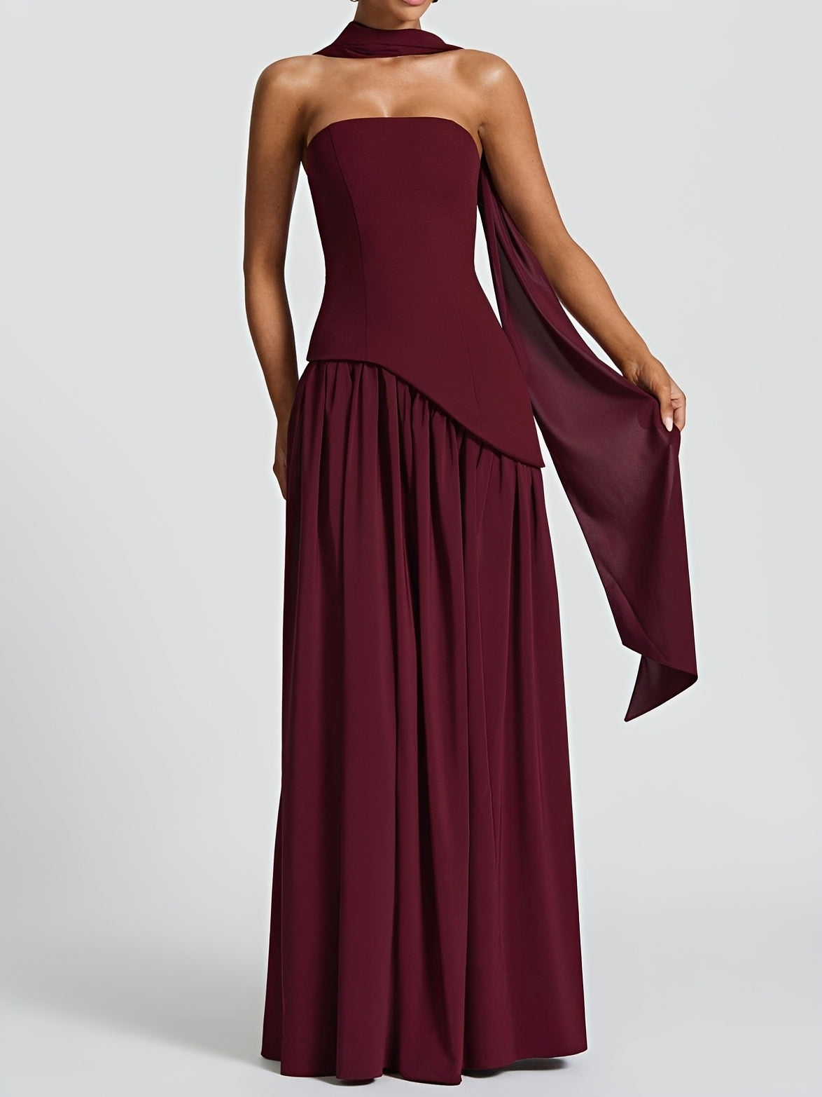 Georgia - Élégante robe sans bretelles avec haute fente pour femmes
