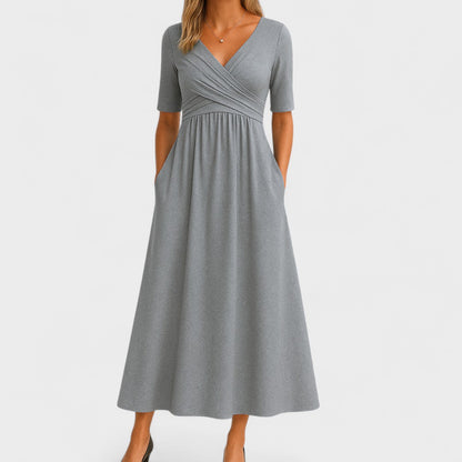 Riley – Robe Midi Élégante avec Col en Surplis
