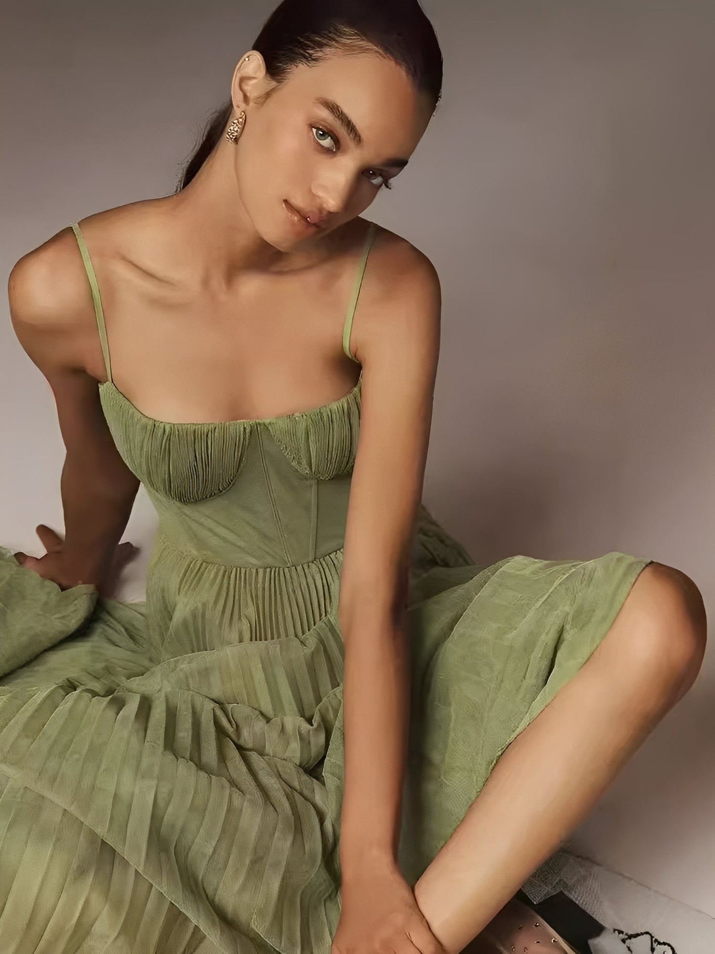 Karen - Élégante robe midi sans dos avec plis pour femmes