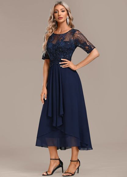Robe Courte en Dentelle Bleu Marine avec Manches Courtes et Col Rond