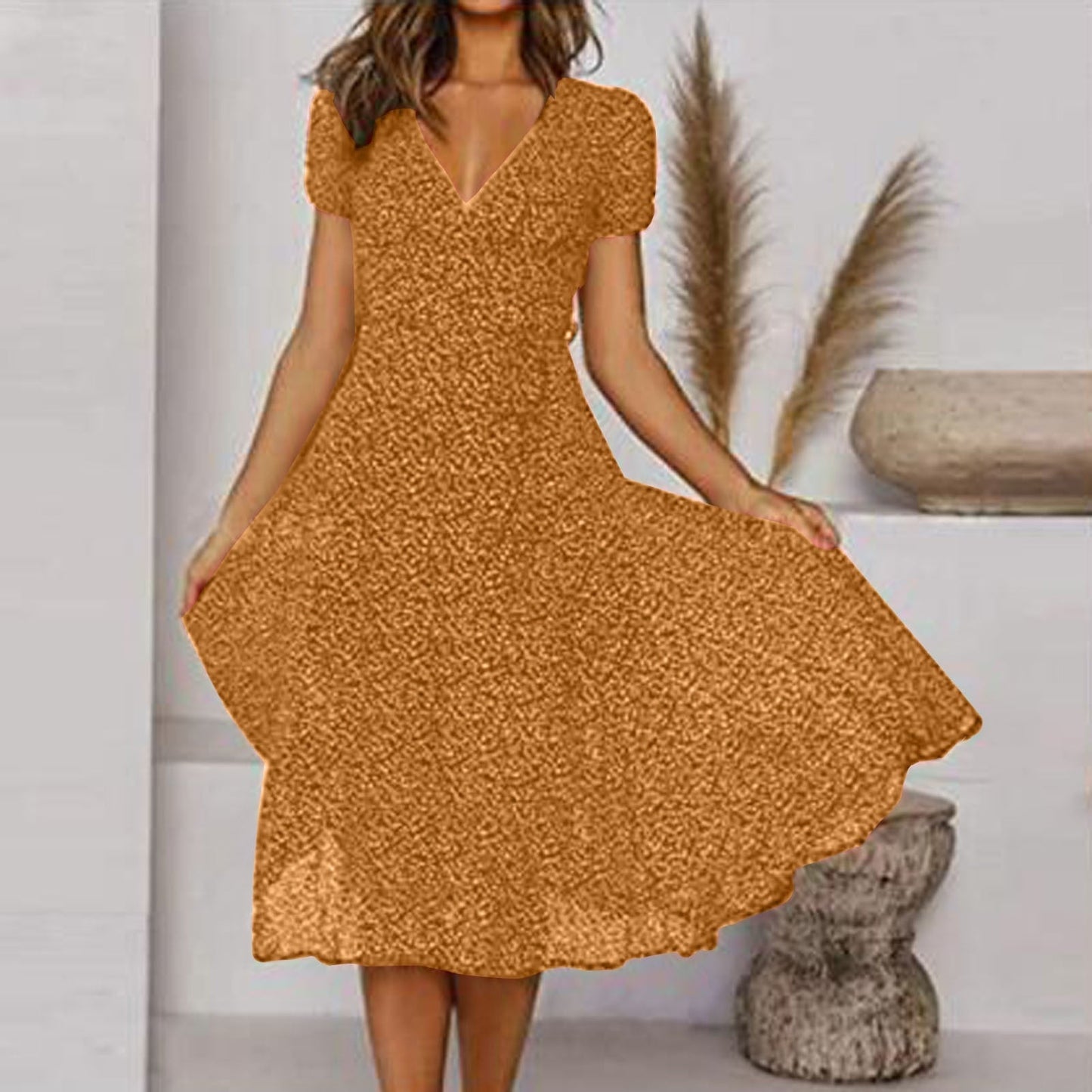 Krystelle – Robe en ligne A avec décolleté en V et jupe fluide
