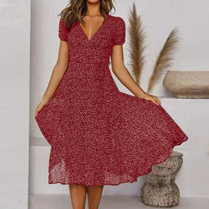 Krystelle – Robe en ligne A avec décolleté en V et jupe fluide
