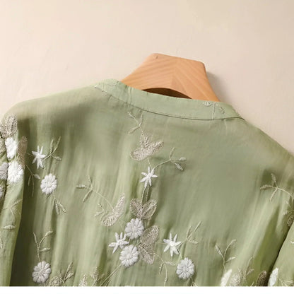 Carmelita – Blouse Transparente Brodée