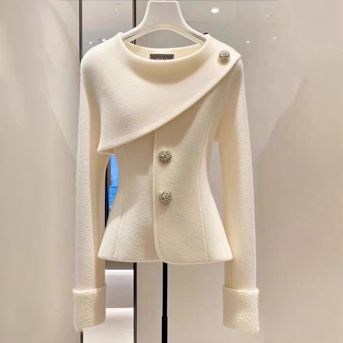 Lola | Blazer Boutonné Asymétrique