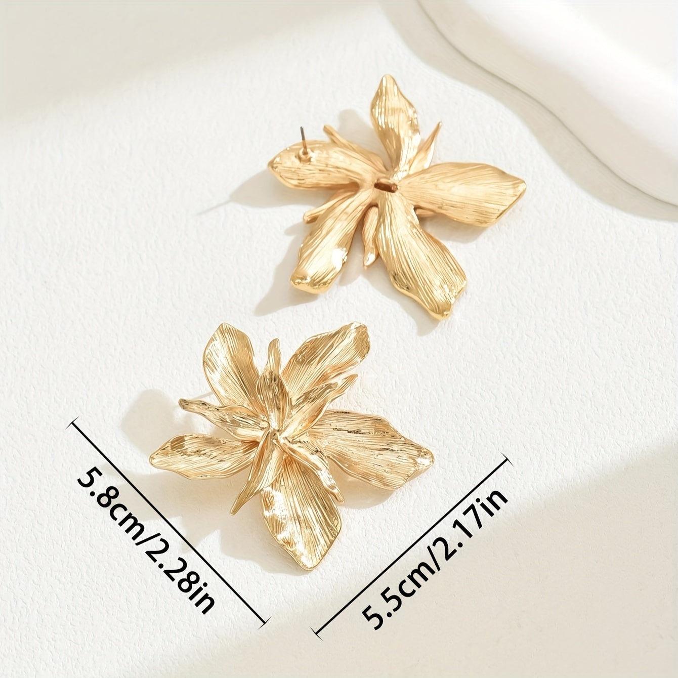 Lana | Boucles d'Oreilles Goutte Floral Doré