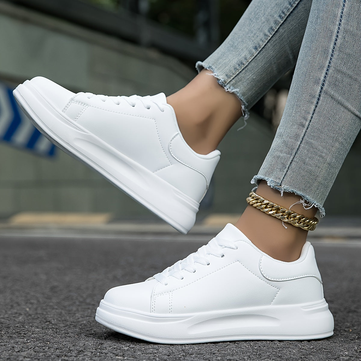 Romy - Baskets en cuir blanc avec un aspect épuré