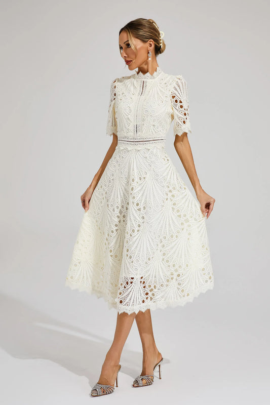Pierre - Robe Midi en Dentelle et Raffinement