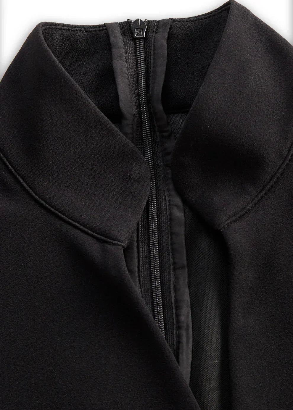 Naomi | Robe noire raffinée