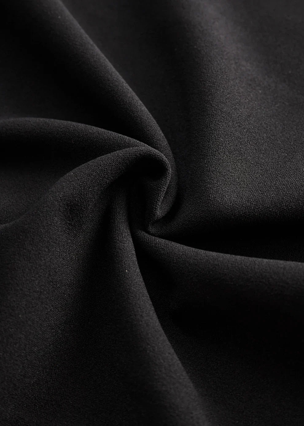 Naomi | Robe noire raffinée