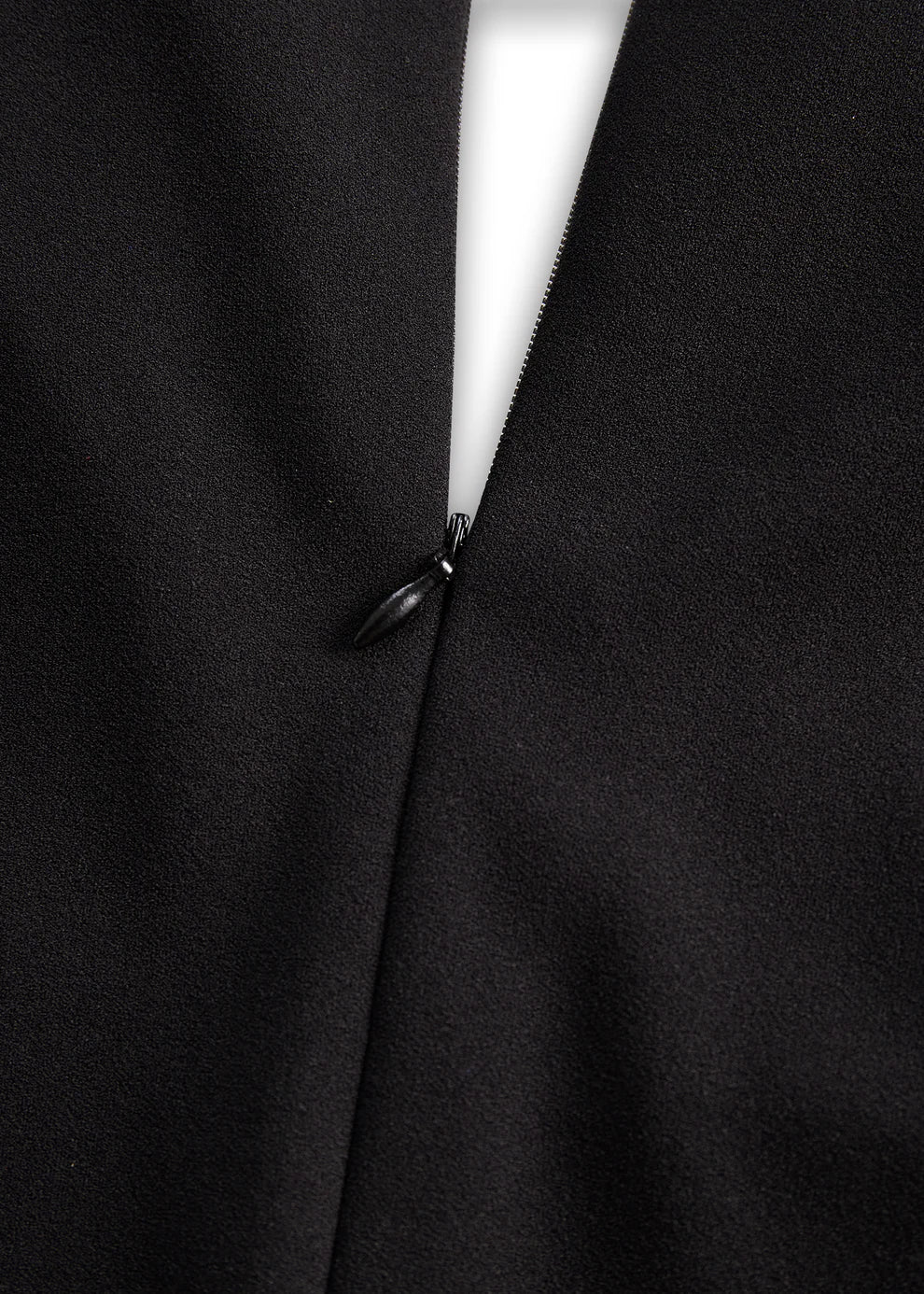 Naomi | Robe noire raffinée