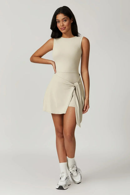 Céleste – Robe à Col Montant avec Short Intégré