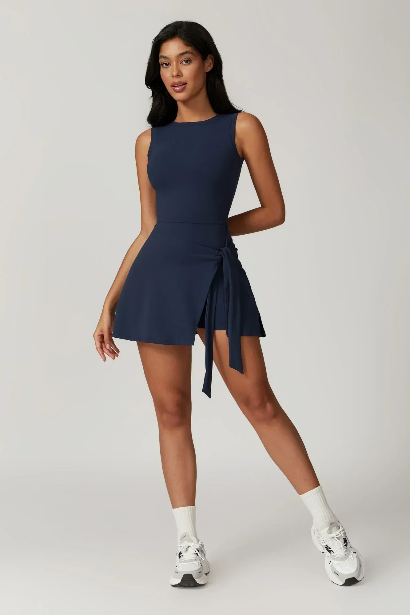 Céleste – Robe à Col Montant avec Short Intégré