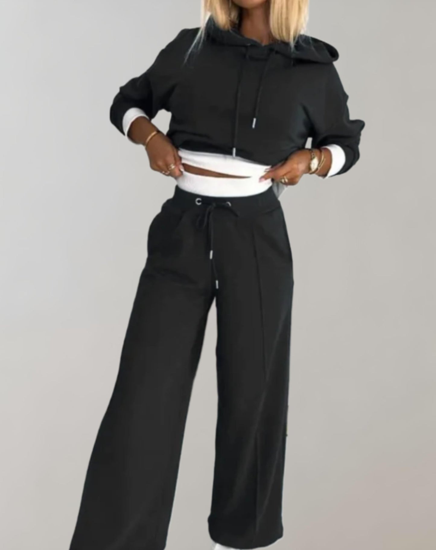Ensemble femme deux pièces – Sweat-shirt court à capuche et pantalon à jambes larges