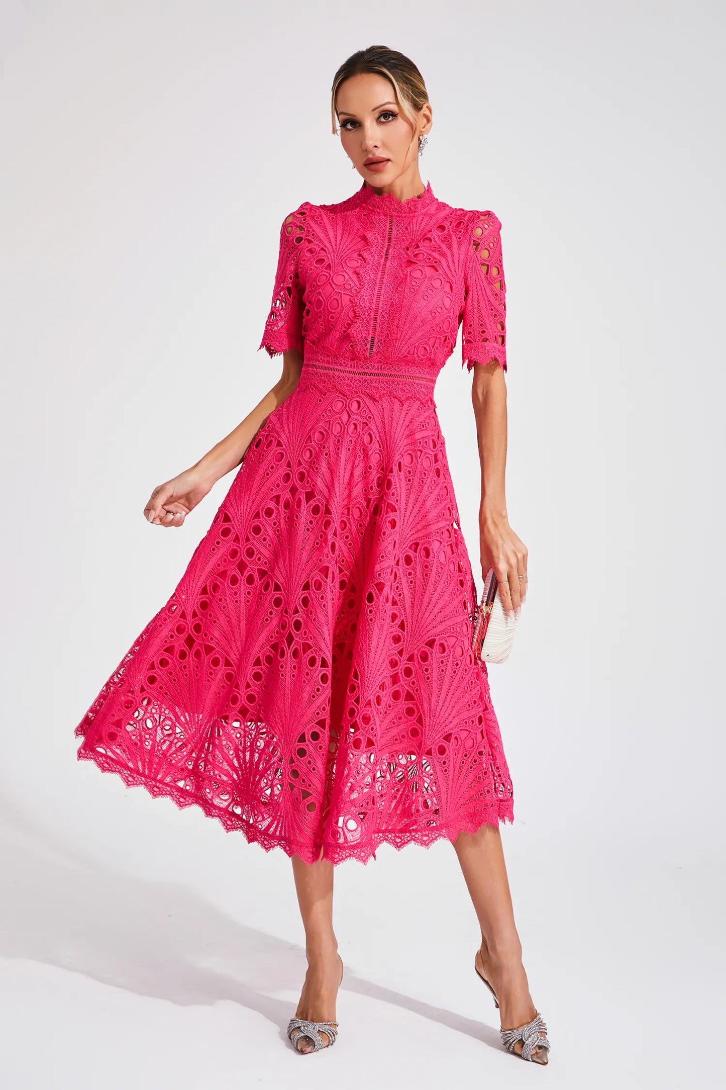 Pierre - Robe Midi en Dentelle et Raffinement