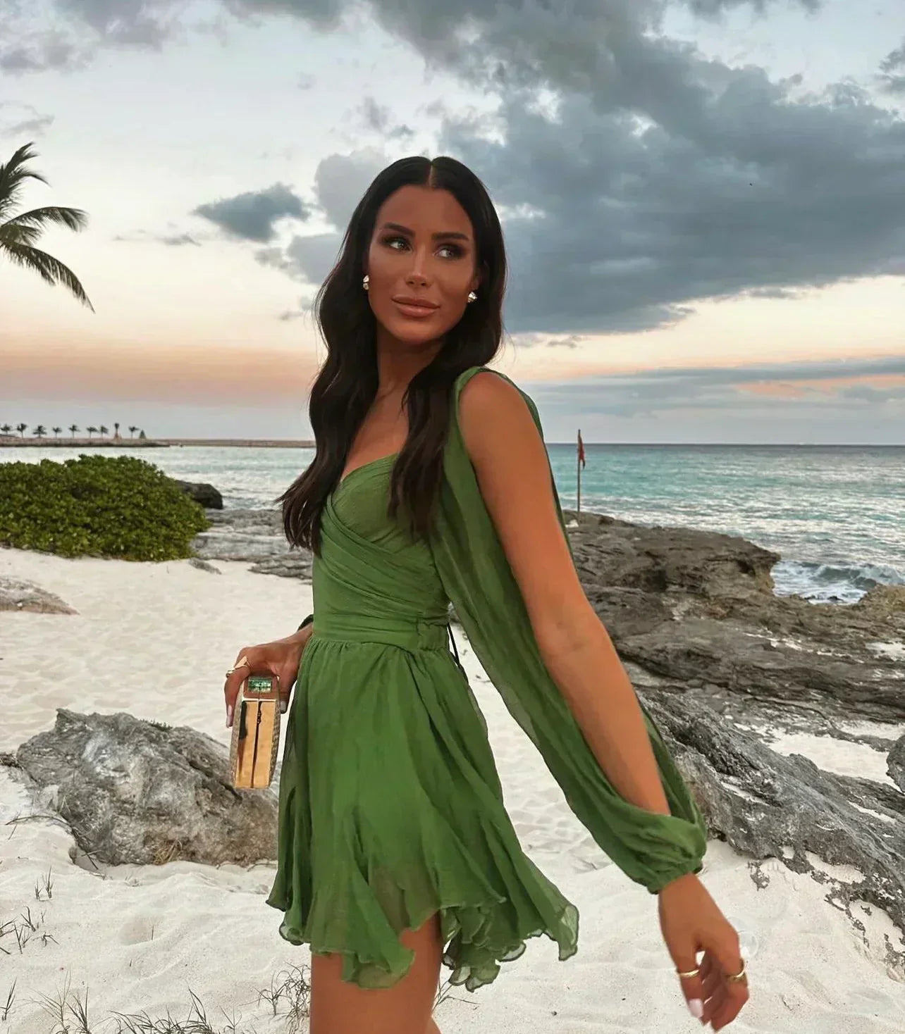 Layla | Robe Mini Ludique avec Manches Bouffantes