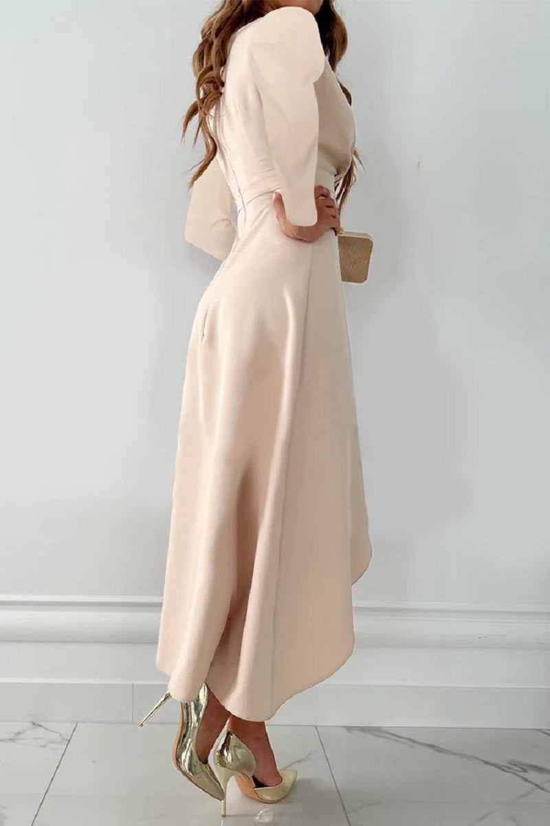 Cerise - Élégante robe plissée monochromatique