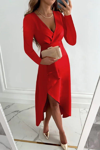 Cerise - Robe plissée monochrome, parfaite pour les occasions spéciales