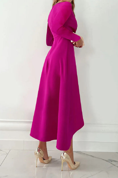Cerise - Élégante robe plissée monochromatique