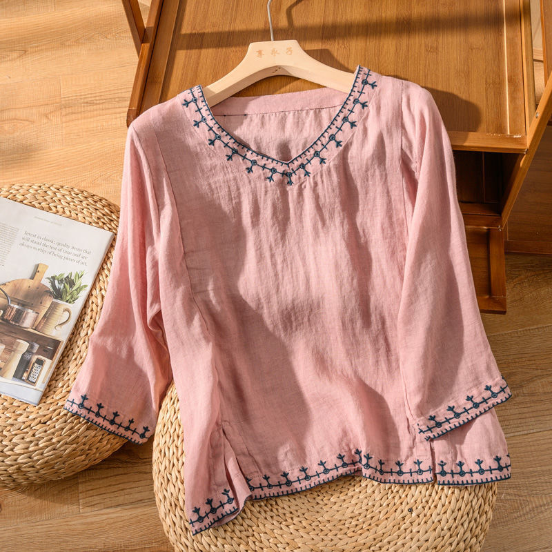 Nesta – Blouse en V brodée