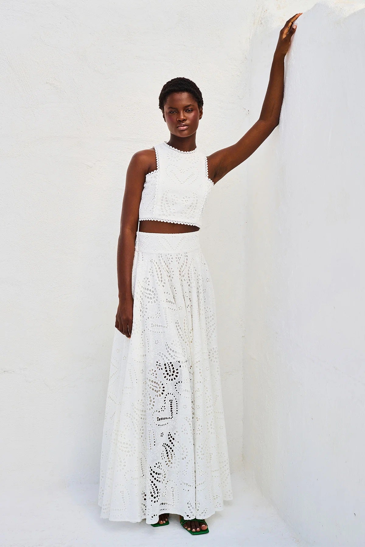 Linda | Robe à Oeillets Flowy pour Femmes
