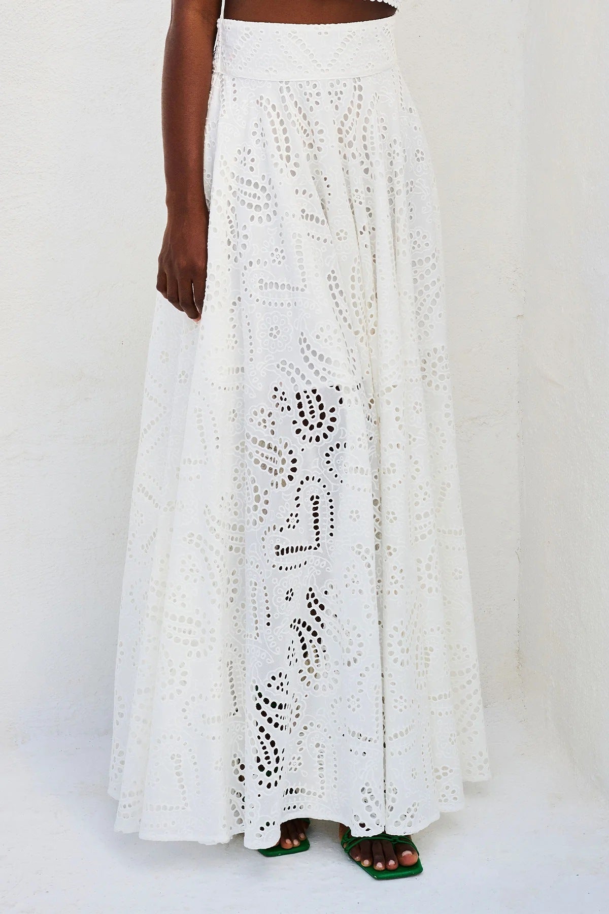 Linda | Robe à Oeillets Flowy pour Femmes