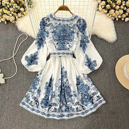 Jaselina – Robe Mini Ajustée Brodée