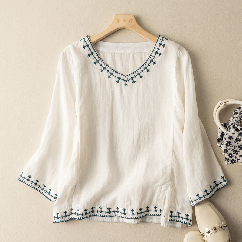 Nesta – Blouse en V brodée