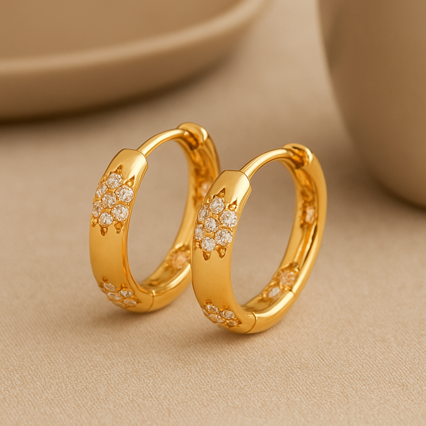 Boucles d'oreilles en forme de fleur dorée