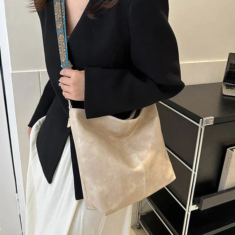 Embjørg | Sac à Bandoulière Classique avec Bandoulière Réglable à Motif