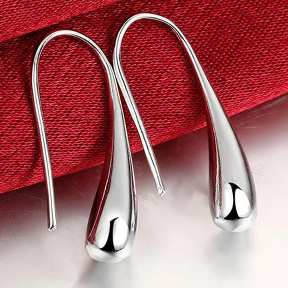 Boucles d'oreilles créoles en argent sterling en forme de goutte d'eau