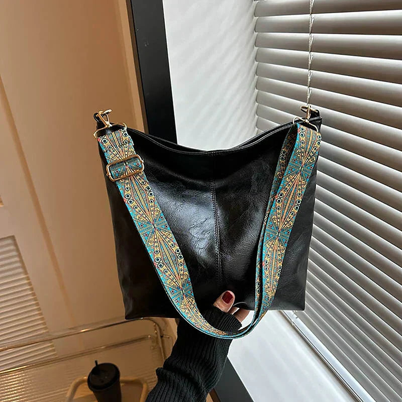 Embjørg | Sac à Bandoulière Classique avec Bandoulière Réglable à Motif