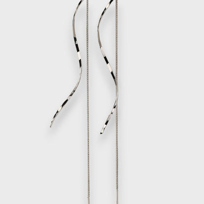 Elwira – Boucles d'oreilles longues en forme de vague