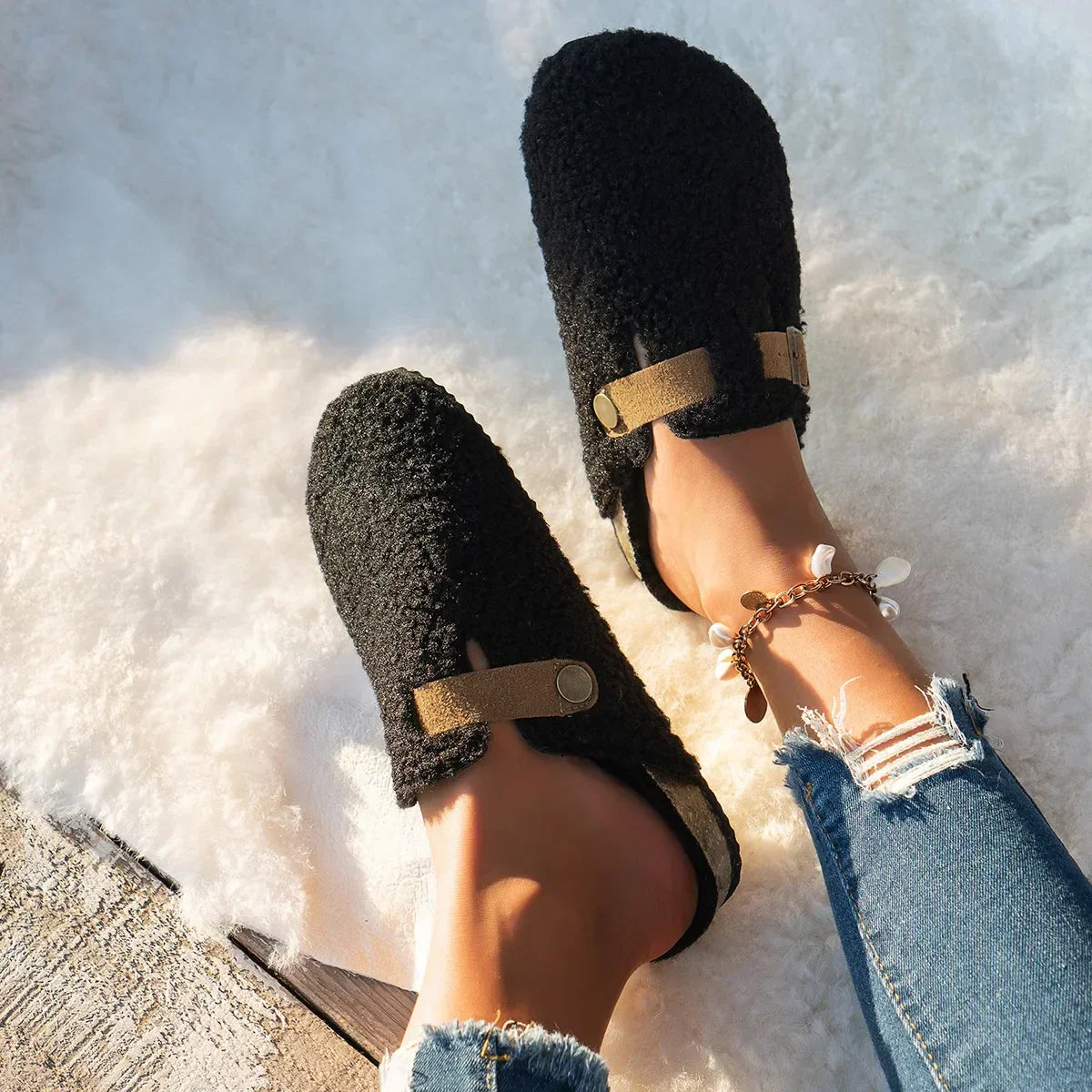 Chaussons pour Femmes avec Détail de Boucle et Confort Doux et Accueillant