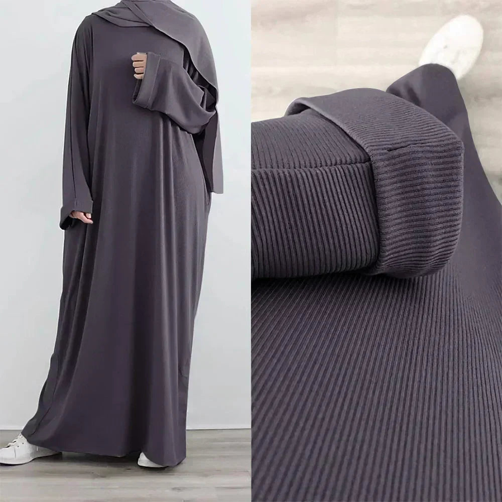 Ariane - Élégante Abaya en Tricot avec Ceinture et Poches Latérales