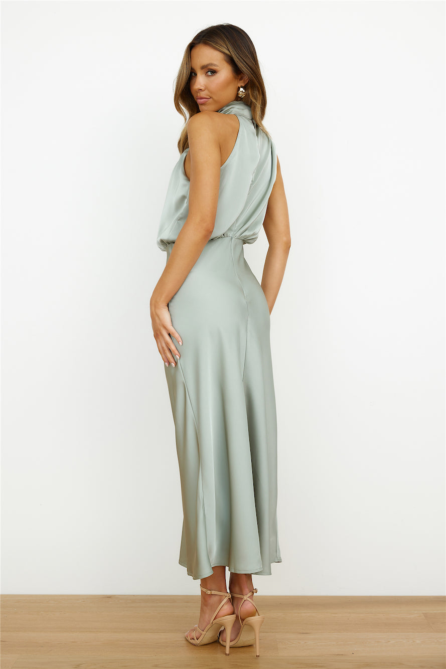 Elianna – Robe midi élégante avec décolleté asymétrique