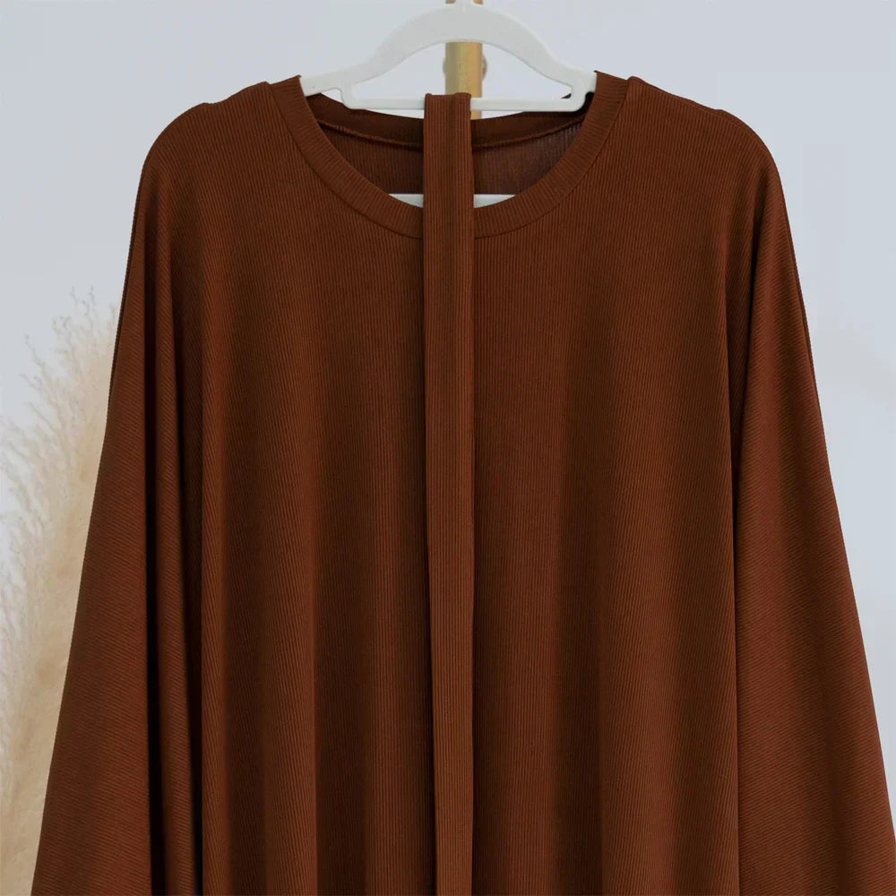 Ariane - Élégante Abaya en Tricot avec Ceinture et Poches Latérales