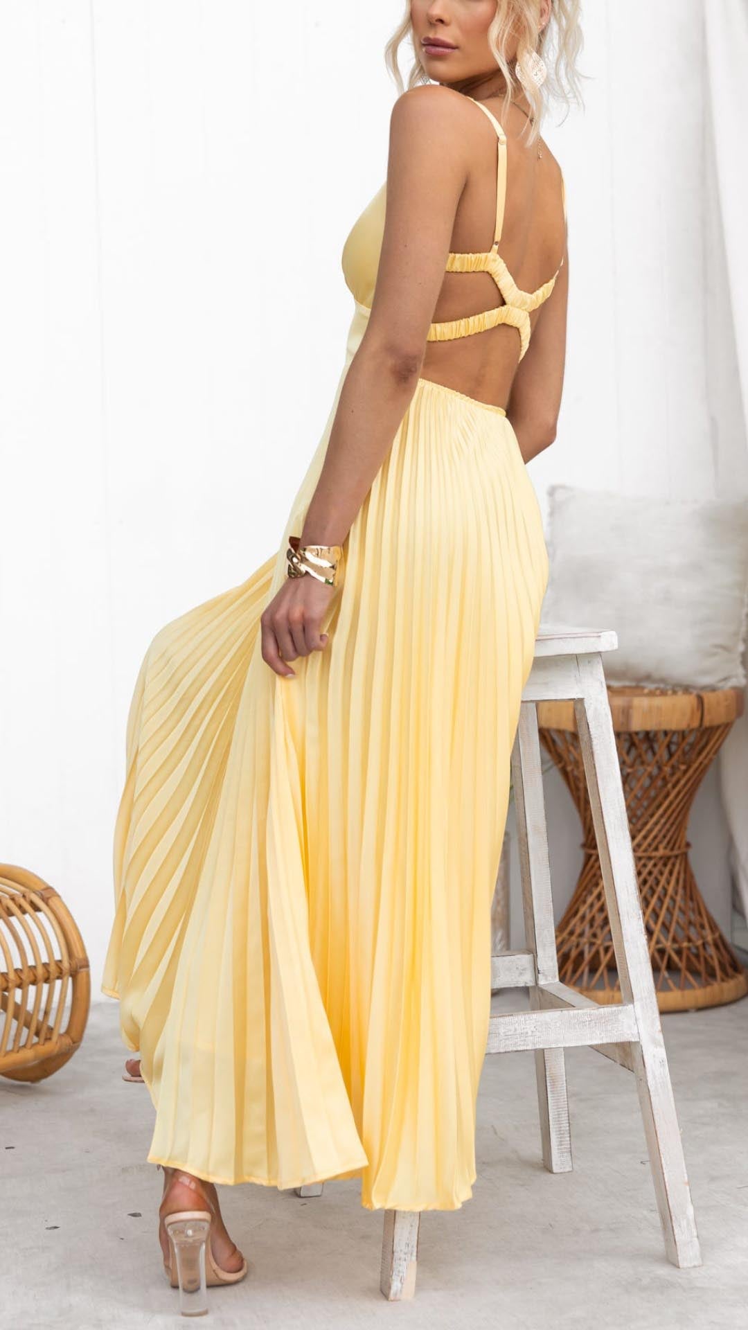Eline | Robe Maxi Élégante avec Décolleté en V et Jupe Plissée