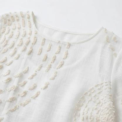 Robe décontractée brodée pour femmes.
