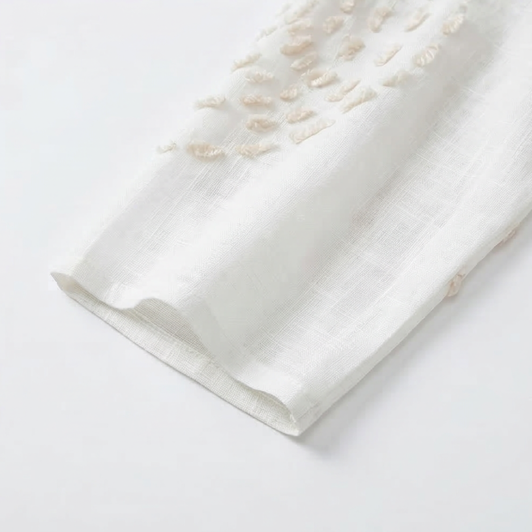 Robe décontractée brodée pour femmes.