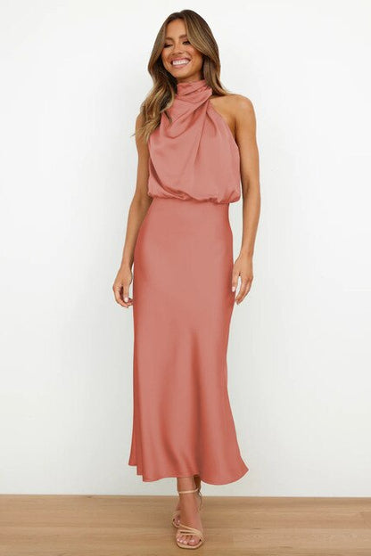 Robe de soirée fluide et épurée - Élégance intemporelle pour les grandes occasions