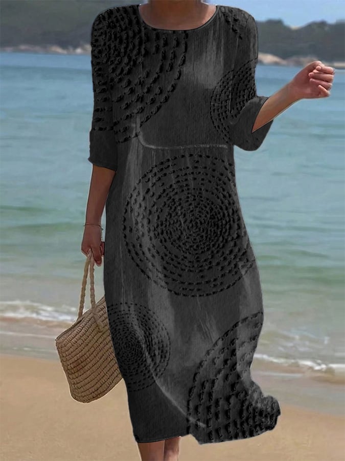 Robe décontractée brodée pour femmes.