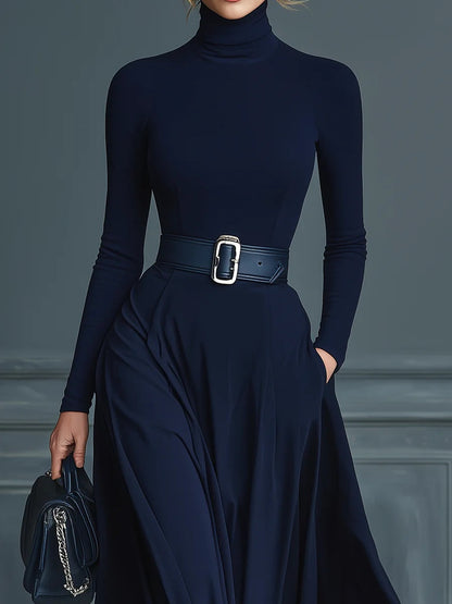 Eleonora - Robe en tricot bleu foncé avec col montant