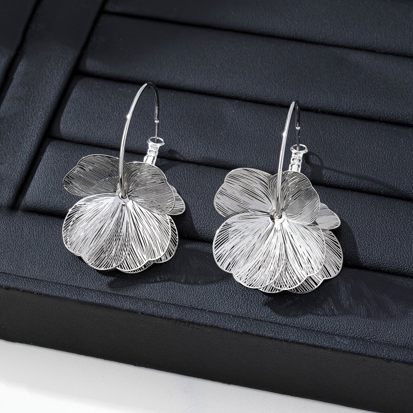 Boucles d'oreilles creuses en or exagérées