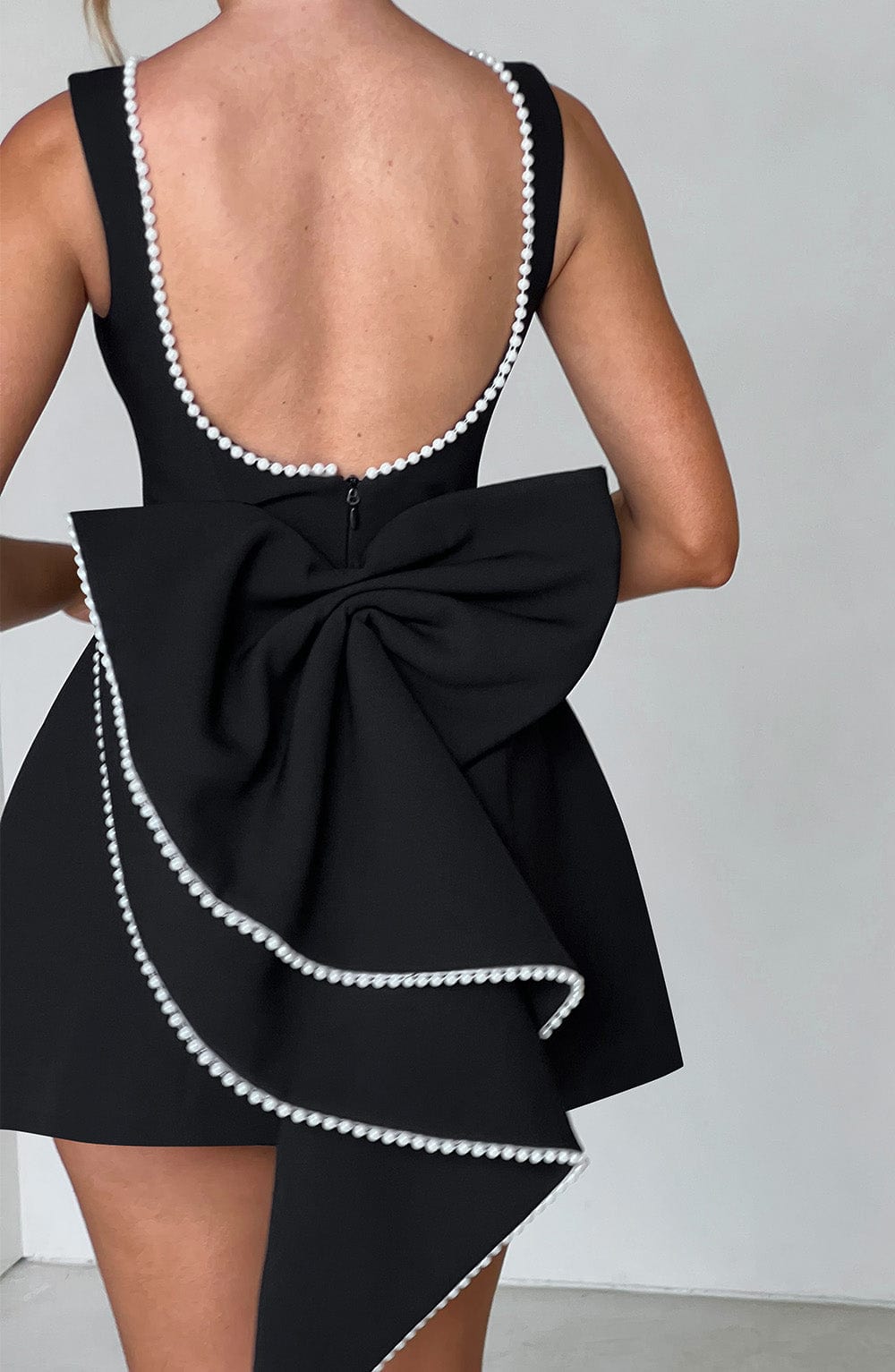 Hollis - Robe Mini Élégante avec Nœud de Perles