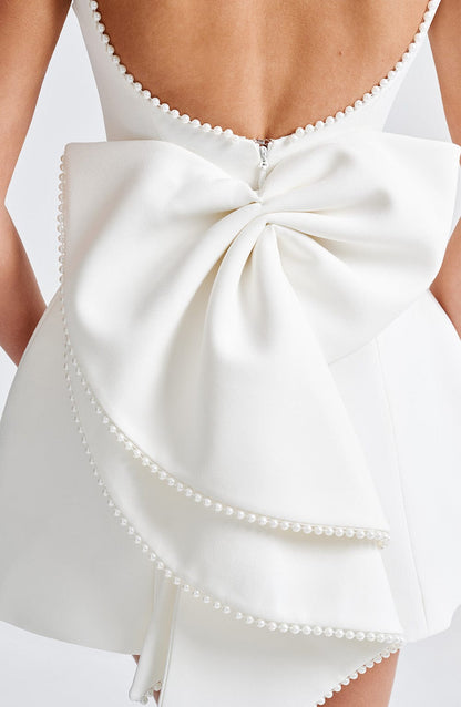 Mini Robe – Élégance avec des accents raffinés