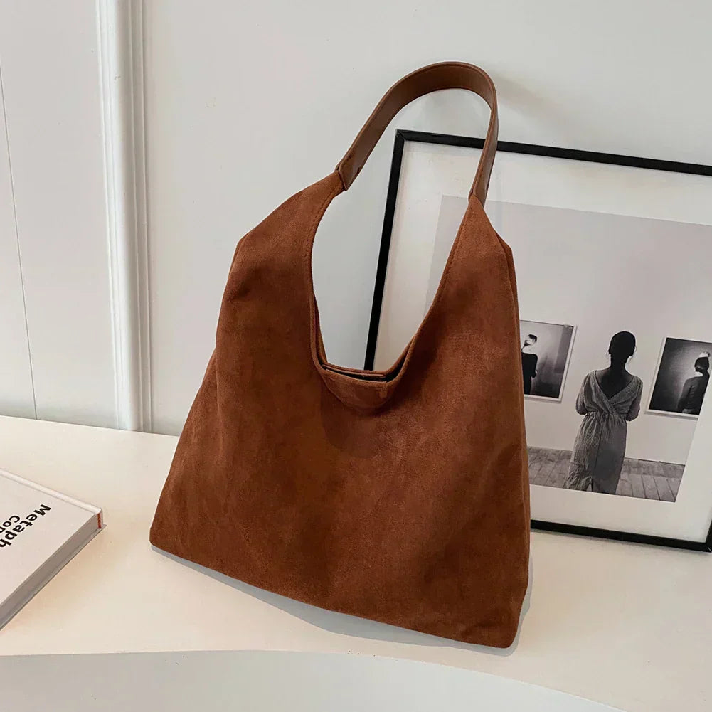 Sac à Bandoulière Minimaliste pour Femme avec Texture Douce et Bandoulière Large