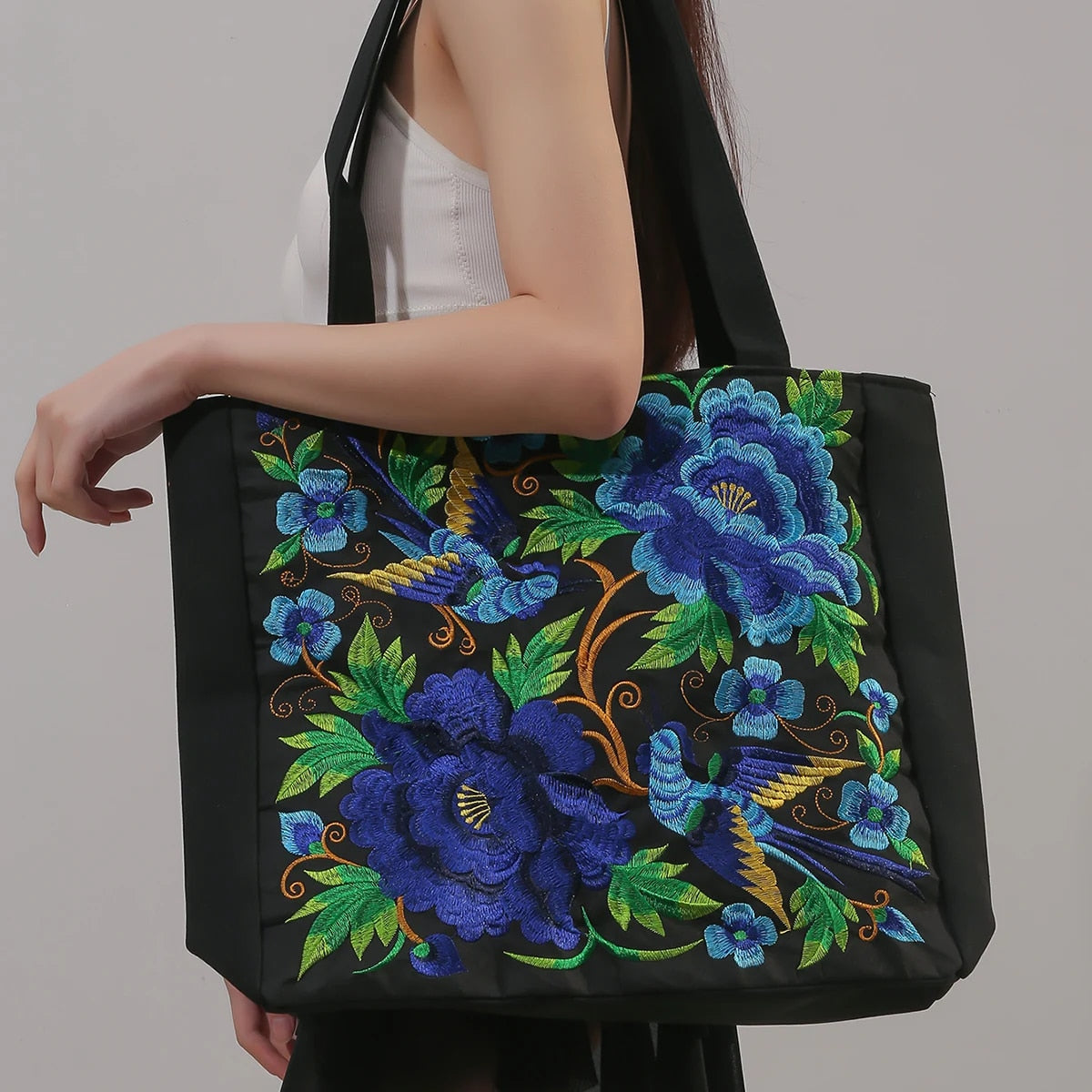 Ingleiv | Sac à bandoulière brodé avec expression artistique