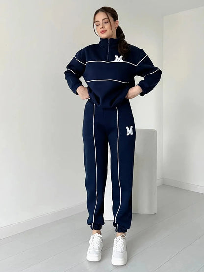 DESIREE – ENSEMBLE DE DETENTE SPORTIF AVEC ZIP
