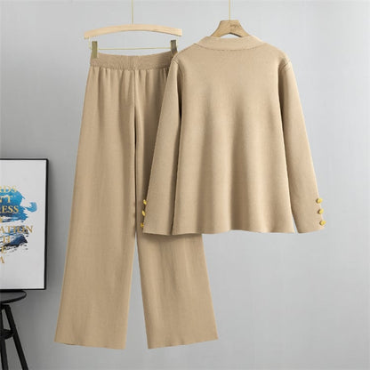 DAMARIS – ENSEMBLE DE PULL EN LAINE AVEC BOUTONS EN MÉTAL ET PANTALONS À JAMBES LARGES