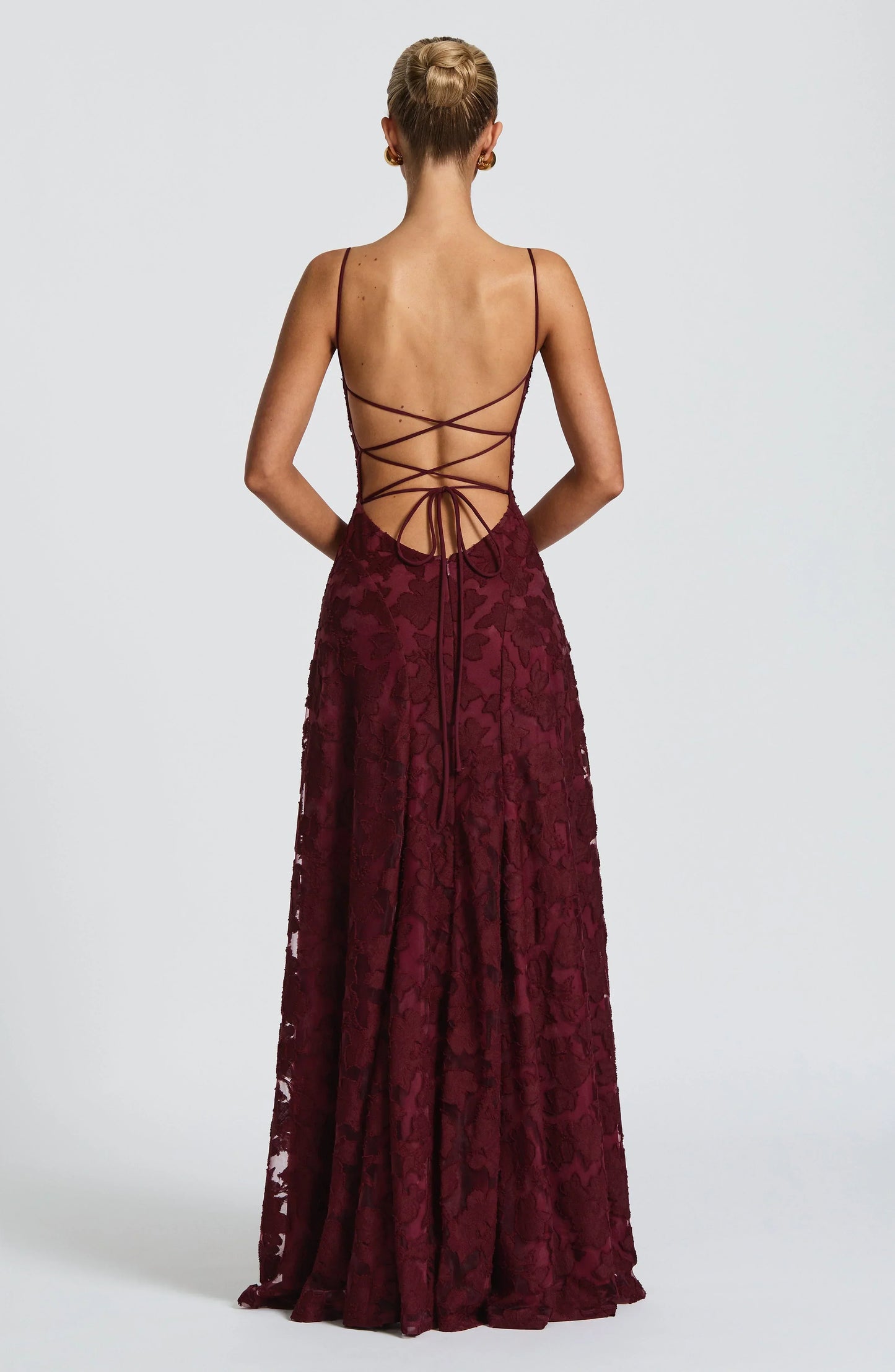 Rubis | Robe longue élégante en dentelle florale